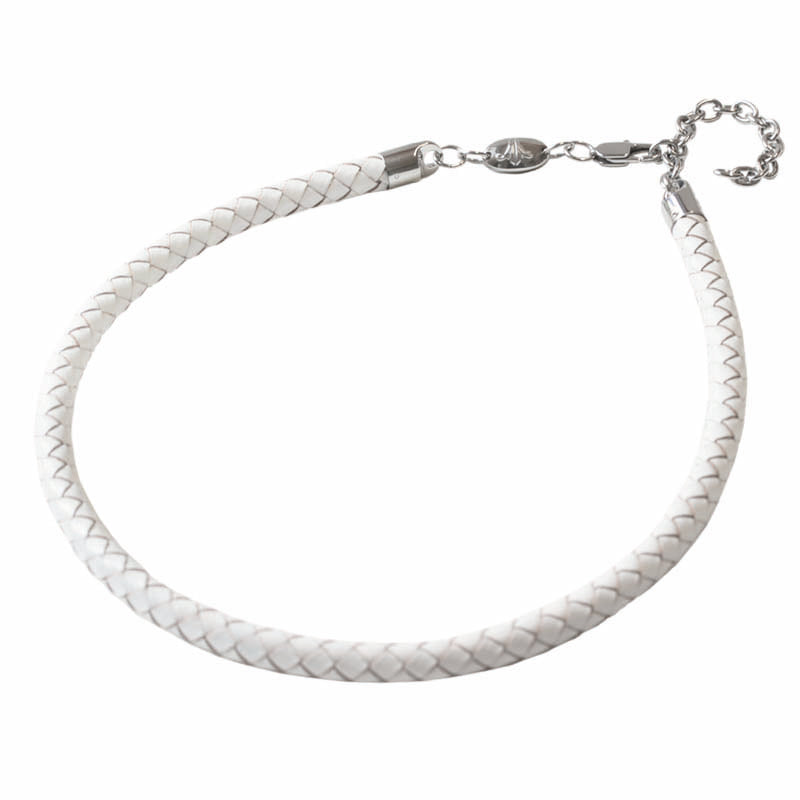 Collar de cuero trenzado